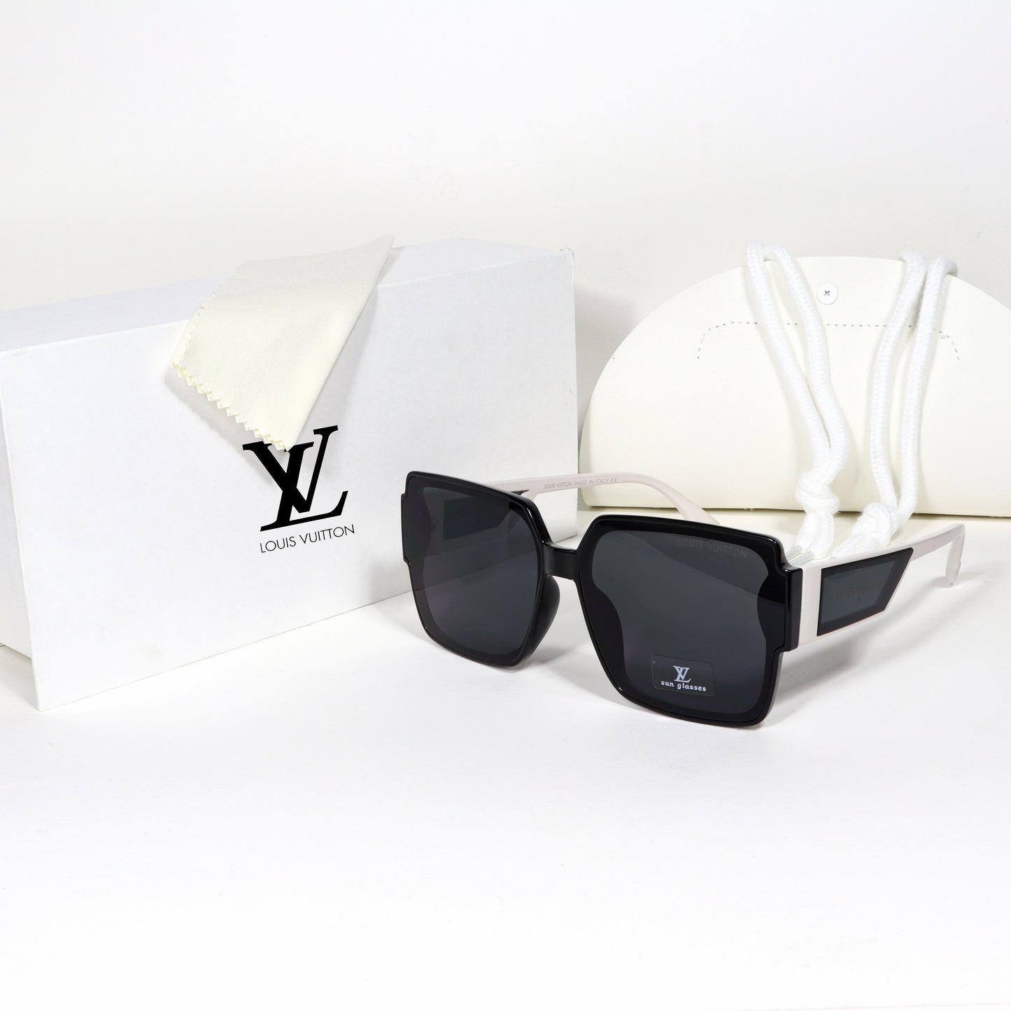Louis Vuitton - LV05